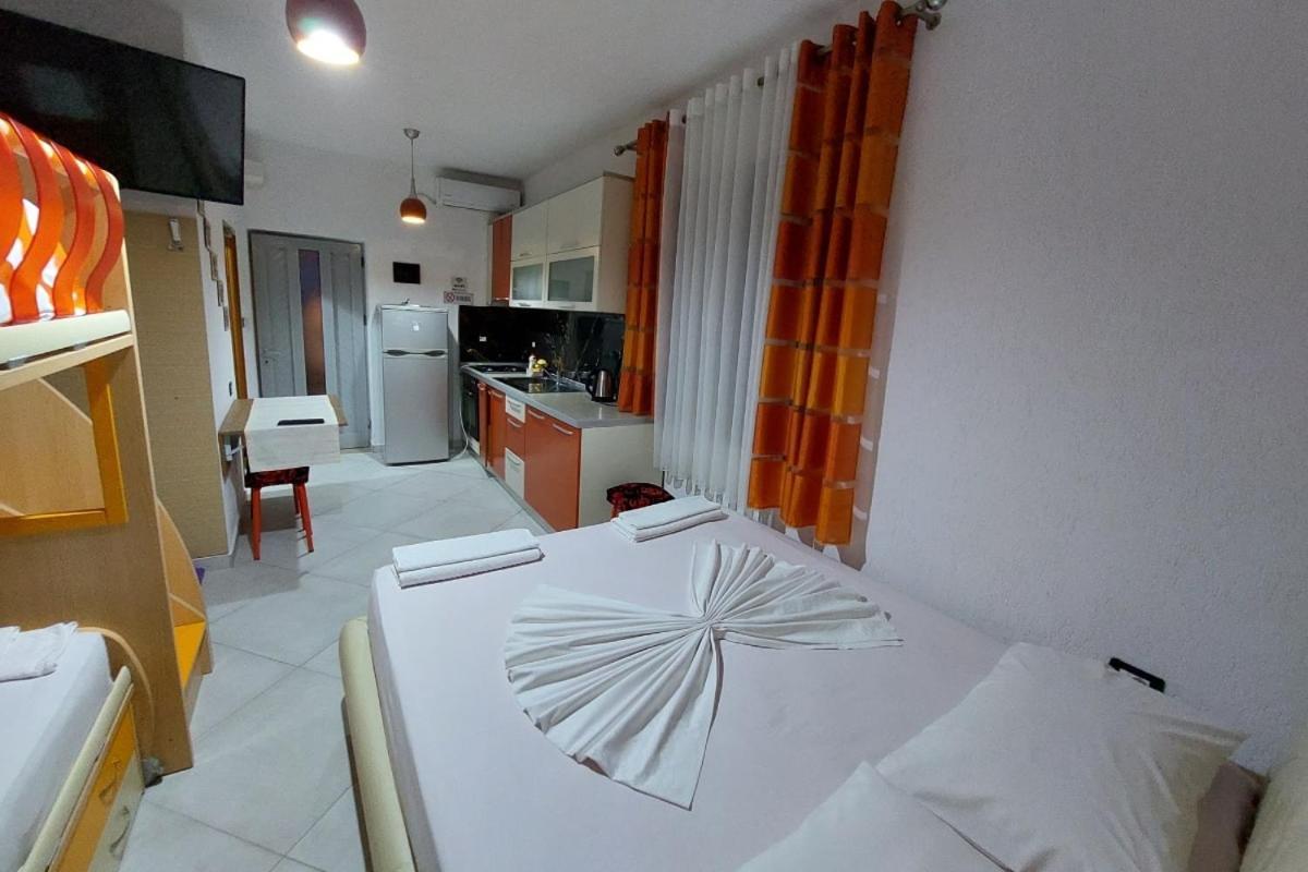 Villa Heljos Apartaments Влёра Экстерьер фото