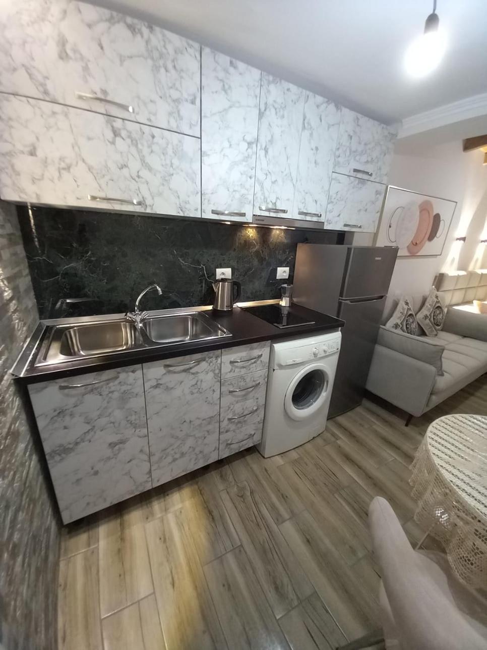 Villa Heljos Apartaments Влёра Экстерьер фото